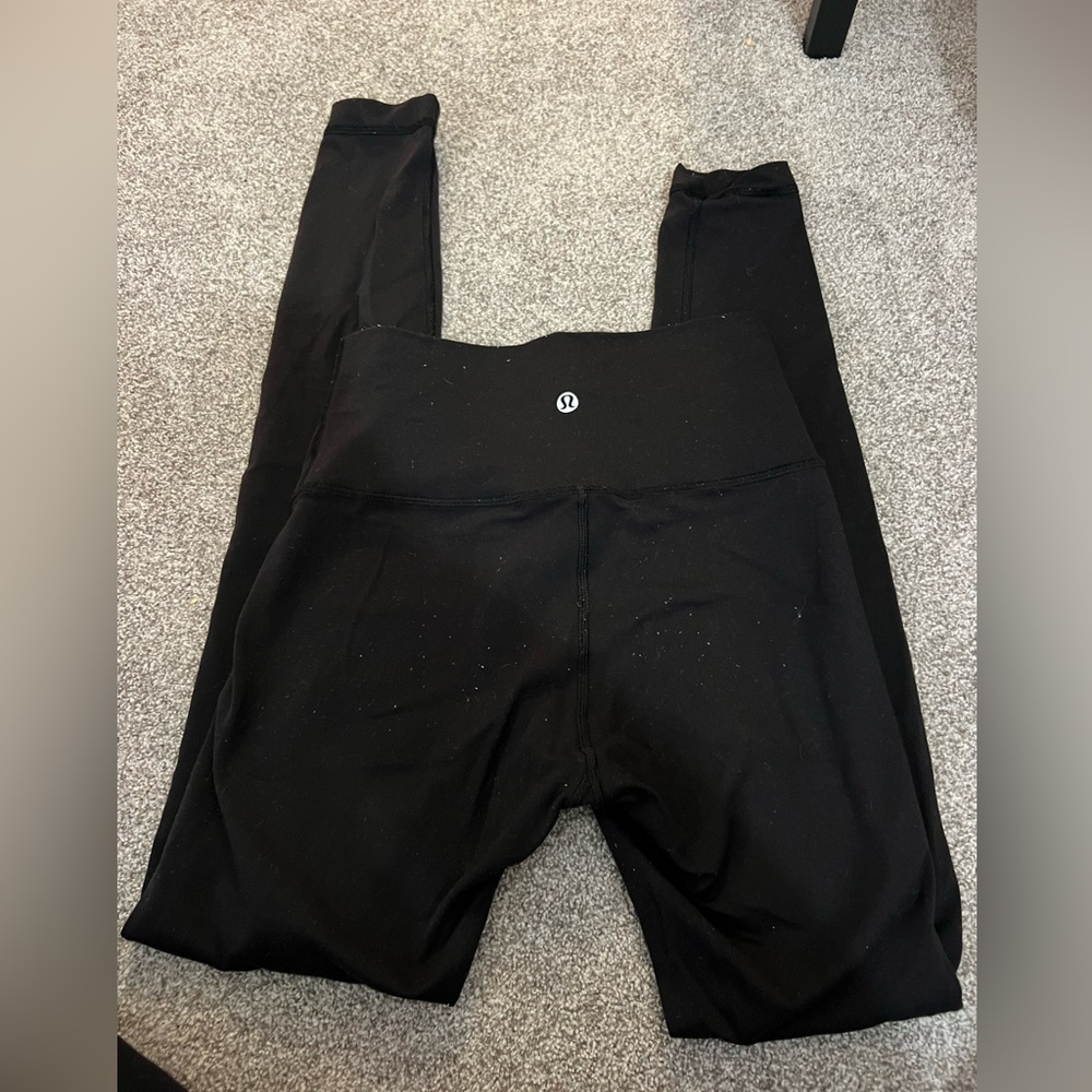 Lululemon black wunder under luon leggings